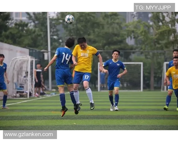 重庆足球队耐力探秘：从训练到比赛的坚持与拼搏之路